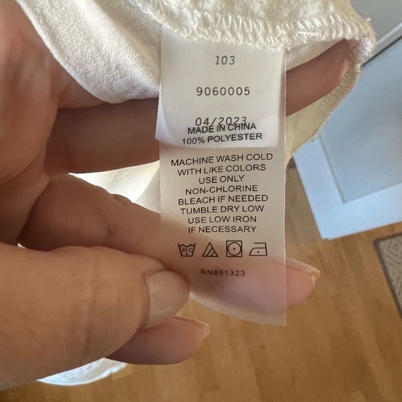 Vince Camuto Ruffle Sleeve Split Neck Blouse - White - L - Picture 4 of 4